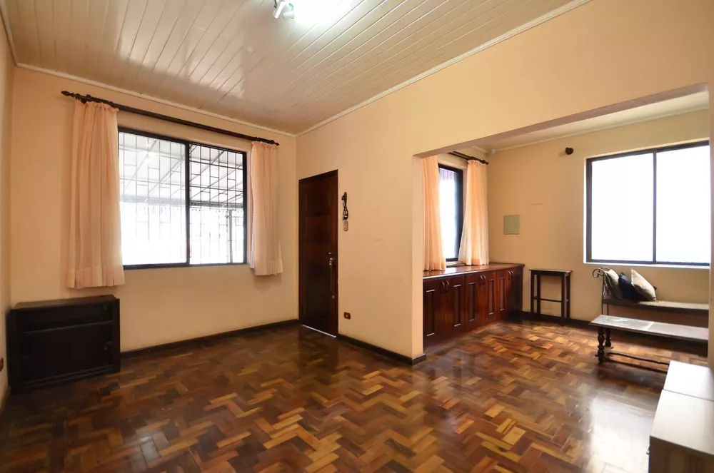 Casa para alugar com 3 quartos, 190m² - Foto 1