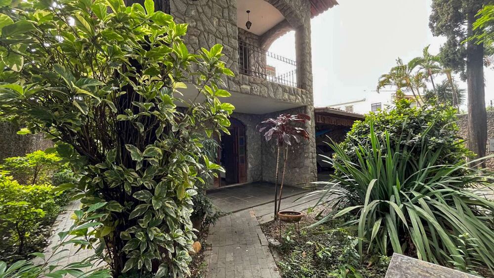 Casa à venda com 3 quartos, 360m² - Foto 4