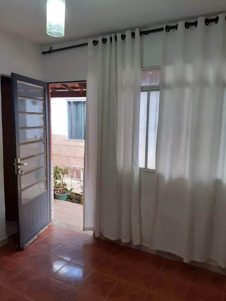 Casa à venda com 2 quartos, 32m² - Foto 2