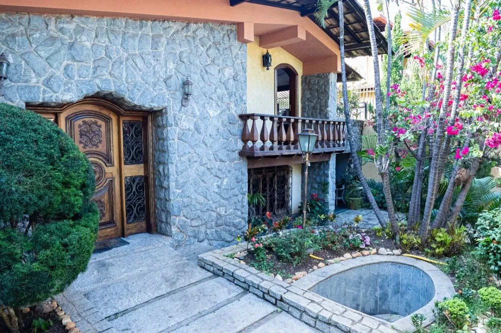 Casa, 4 quartos, 330 m² - Foto 2