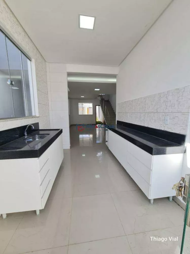 Casa à venda com 3 quartos, 151m² - Foto 7