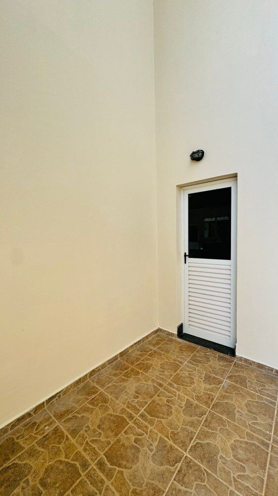 Casa à venda com 4 quartos, 100m² - Foto 3