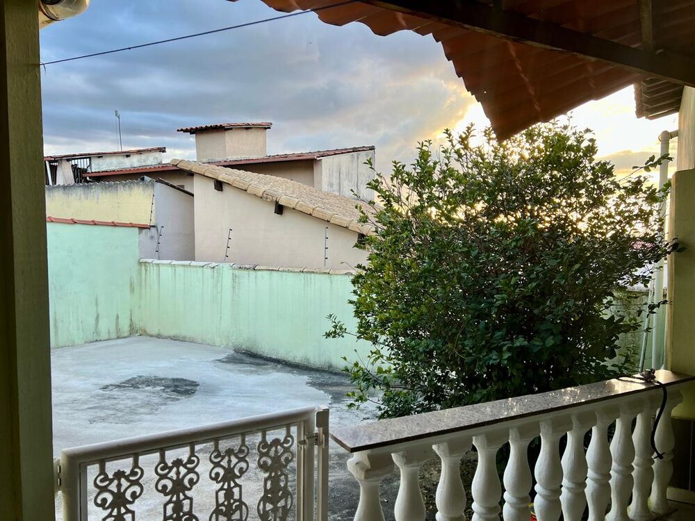 Casa à venda com 3 quartos, 300m² - Foto 2