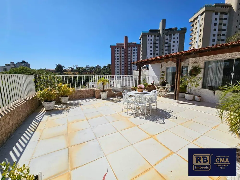 Cobertura, 3 quartos, 219 m² - Foto 1