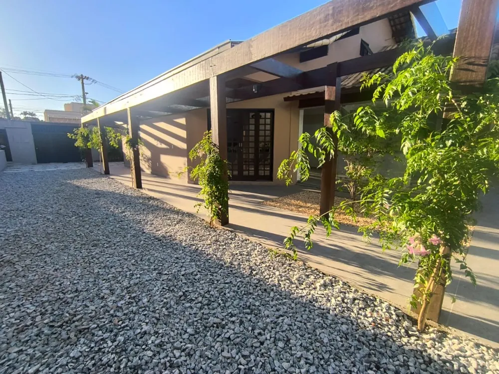 Casa, 3 quartos, 250 m² - Foto 1
