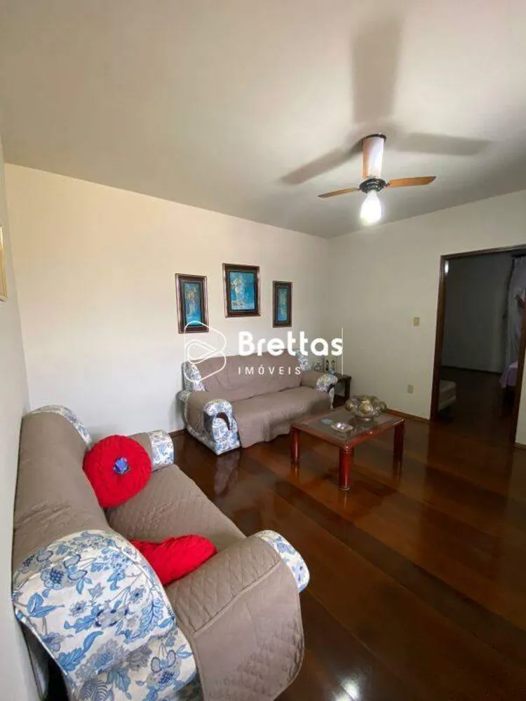 Casa, 5 quartos, 290 m² - Foto 2