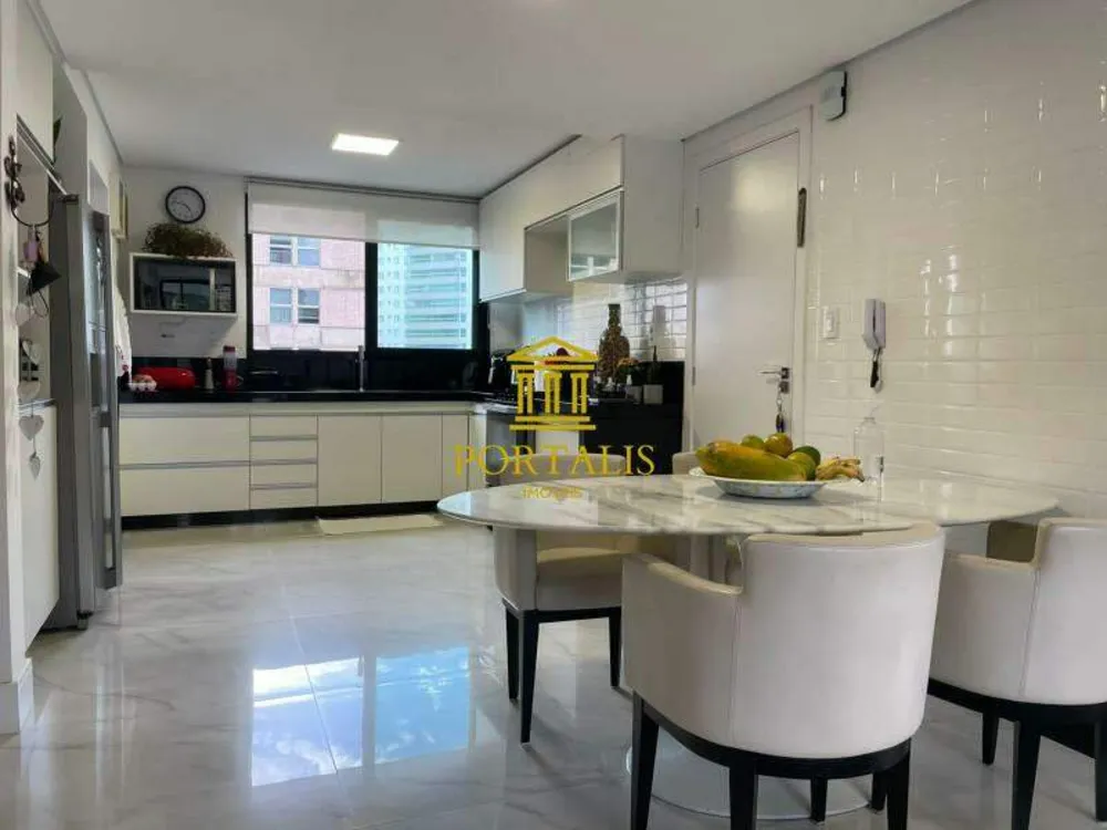 Cobertura, 4 quartos, 357 m² - Foto 17