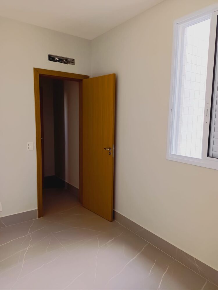 Apartamento à venda com 3 quartos, 84m² - Foto 4