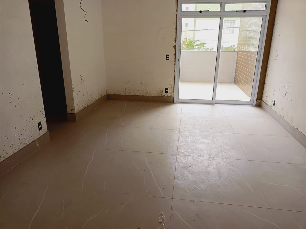 Apartamento à venda com 3 quartos, 84m² - Foto 2