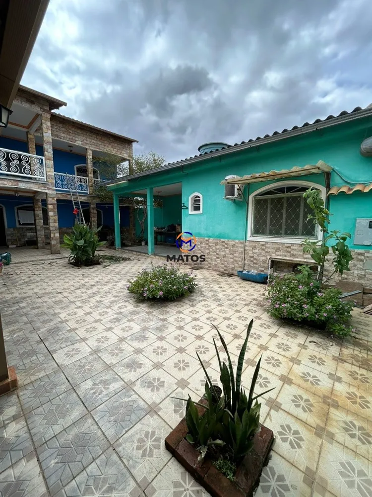 Casa, 4 quartos, 240 m² - Foto 1
