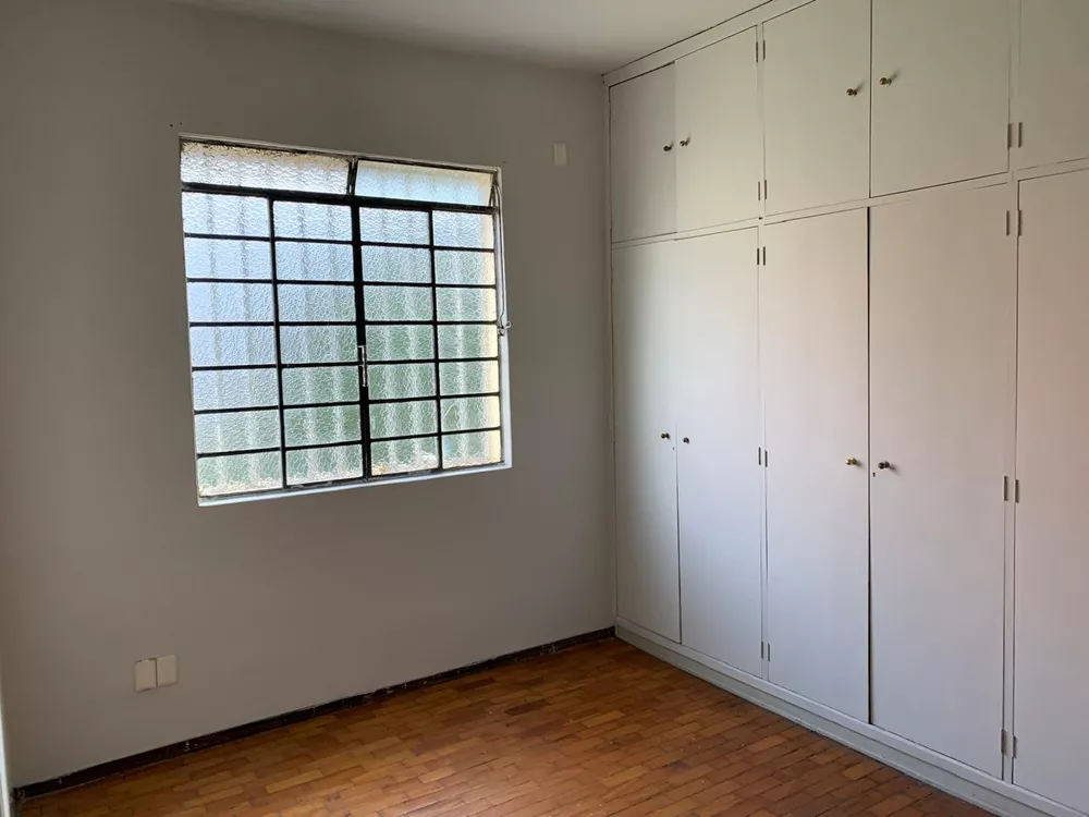 Casa Comercial à venda com 6 quartos, 524m² - Foto 2