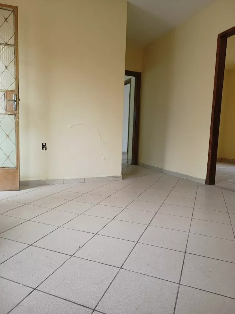 Casa à venda com 3 quartos, 90m² - Foto 2