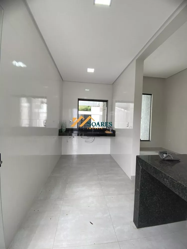 Casa à venda com 3 quartos, 83m² - Foto 1