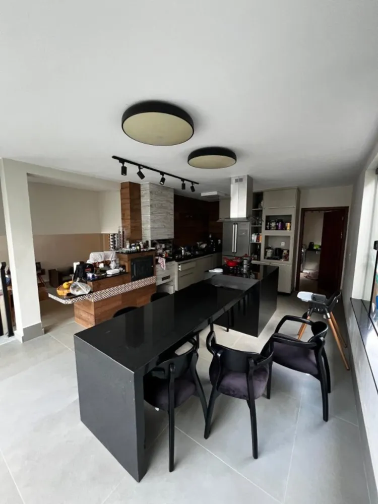 Casa, 4 quartos, 300 m² - Foto 9