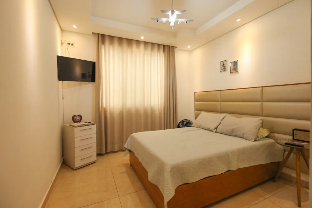 Casa, 4 quartos, 320 m² - Foto 1