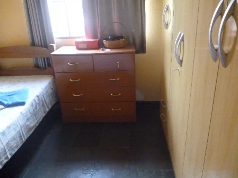 Casa à venda com 4 quartos, 200m² - Foto 1