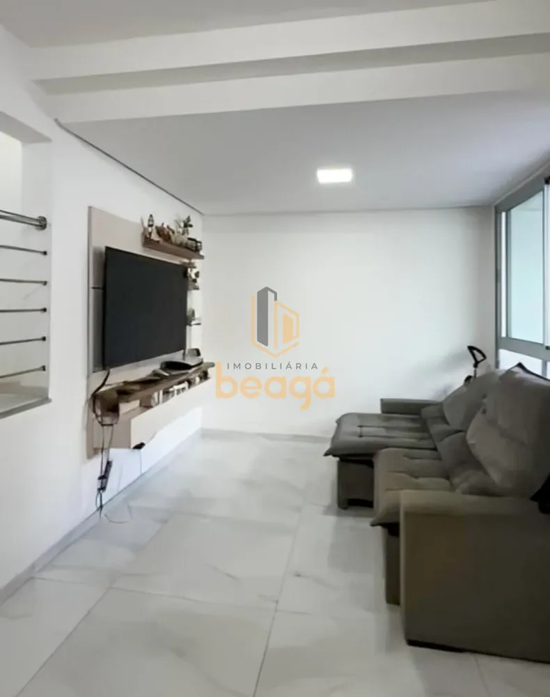 Casa, 3 quartos, 306 m² - Foto 1