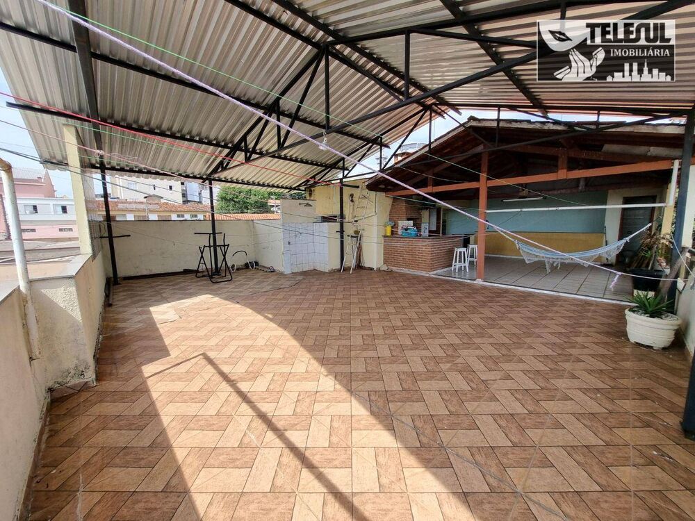 Casa para alugar com 5 quartos, 146m² - Foto 4