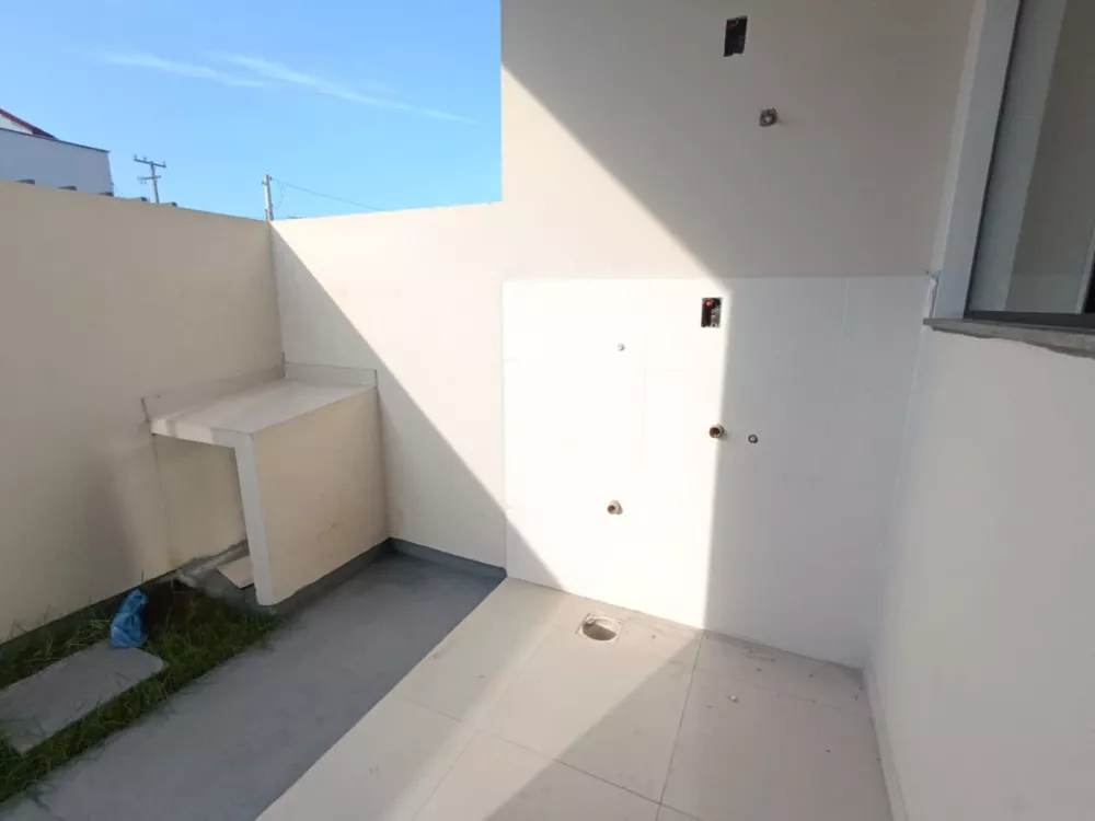 Casa à venda com 2 quartos, 58m² - Foto 8