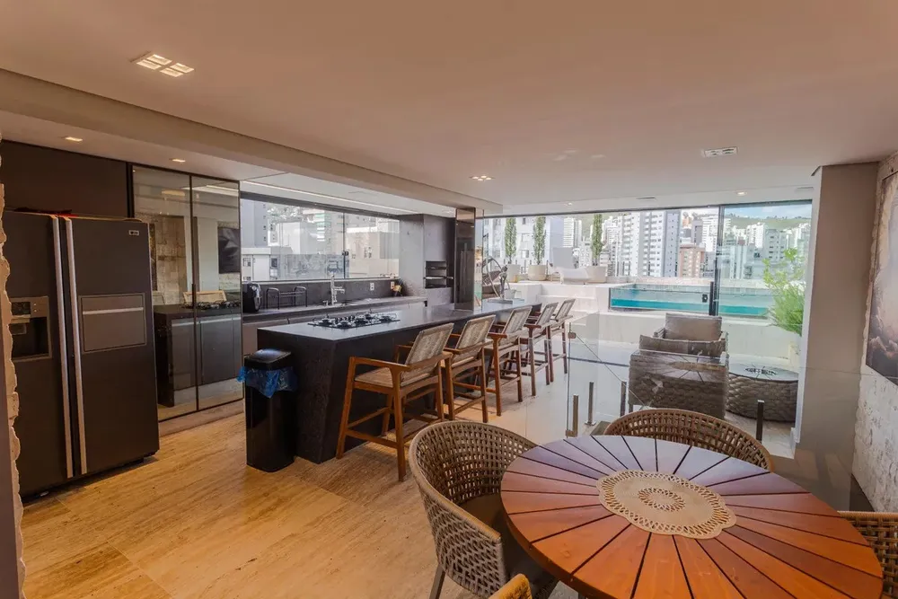 Cobertura, 3 quartos, 252 m² - Foto 1