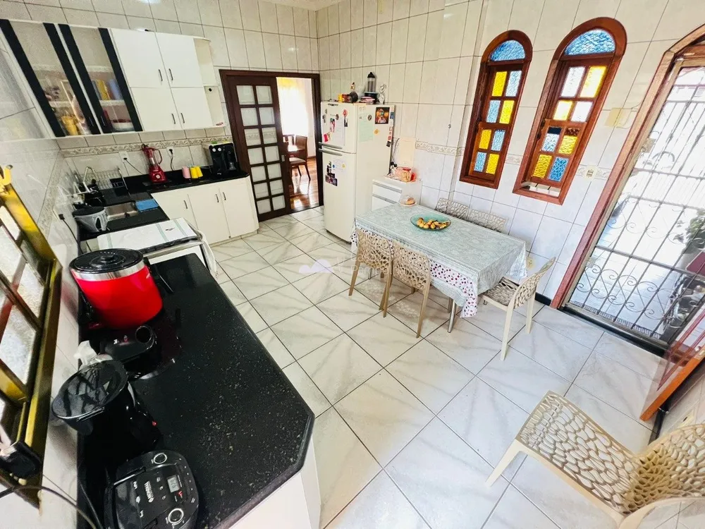 Casa, 3 quartos, 240 m² - Foto 9