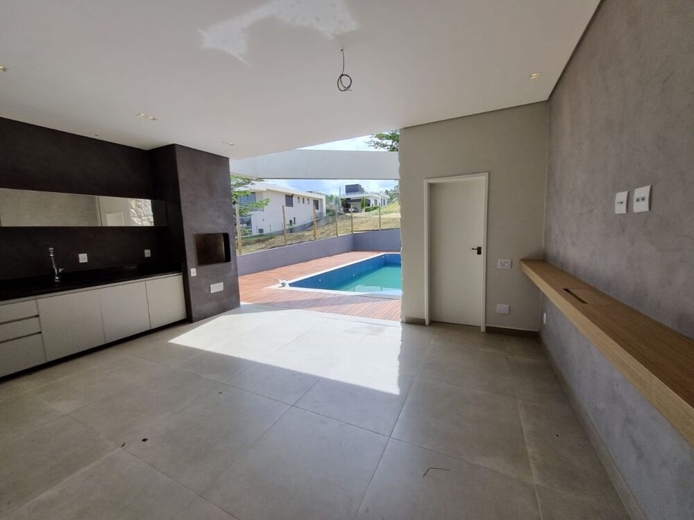 Casa de Condomínio à venda com 4 quartos, 252m² - Foto 4