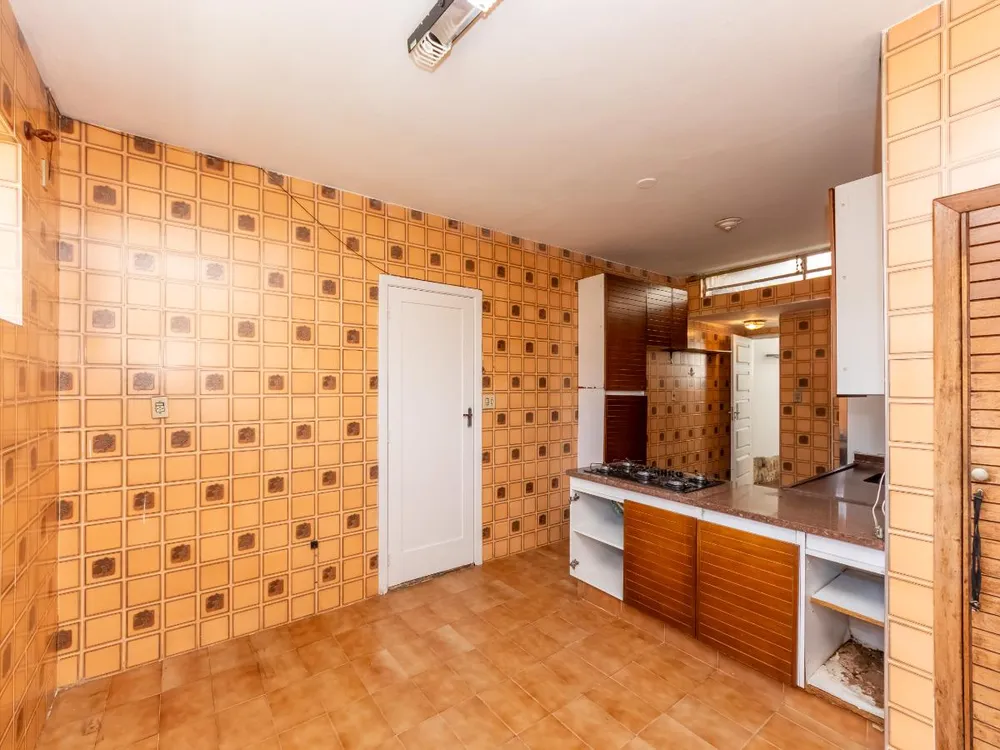 Casa, 6 quartos, 298 m² - Foto 1