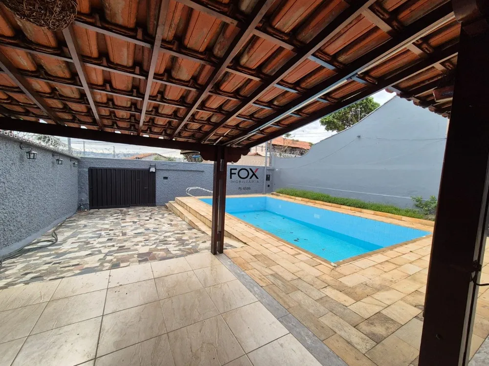 Casa, 3 quartos, 218 m² - Foto 2