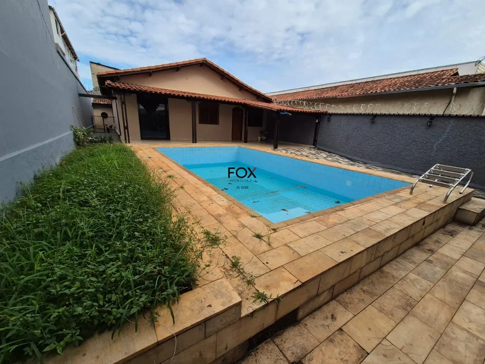 Casa, 3 quartos, 218 m² - Foto 1