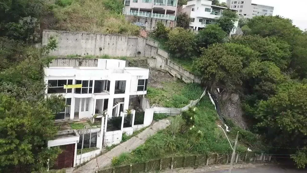 Casa, 4 quartos, 300 m² - Foto 1