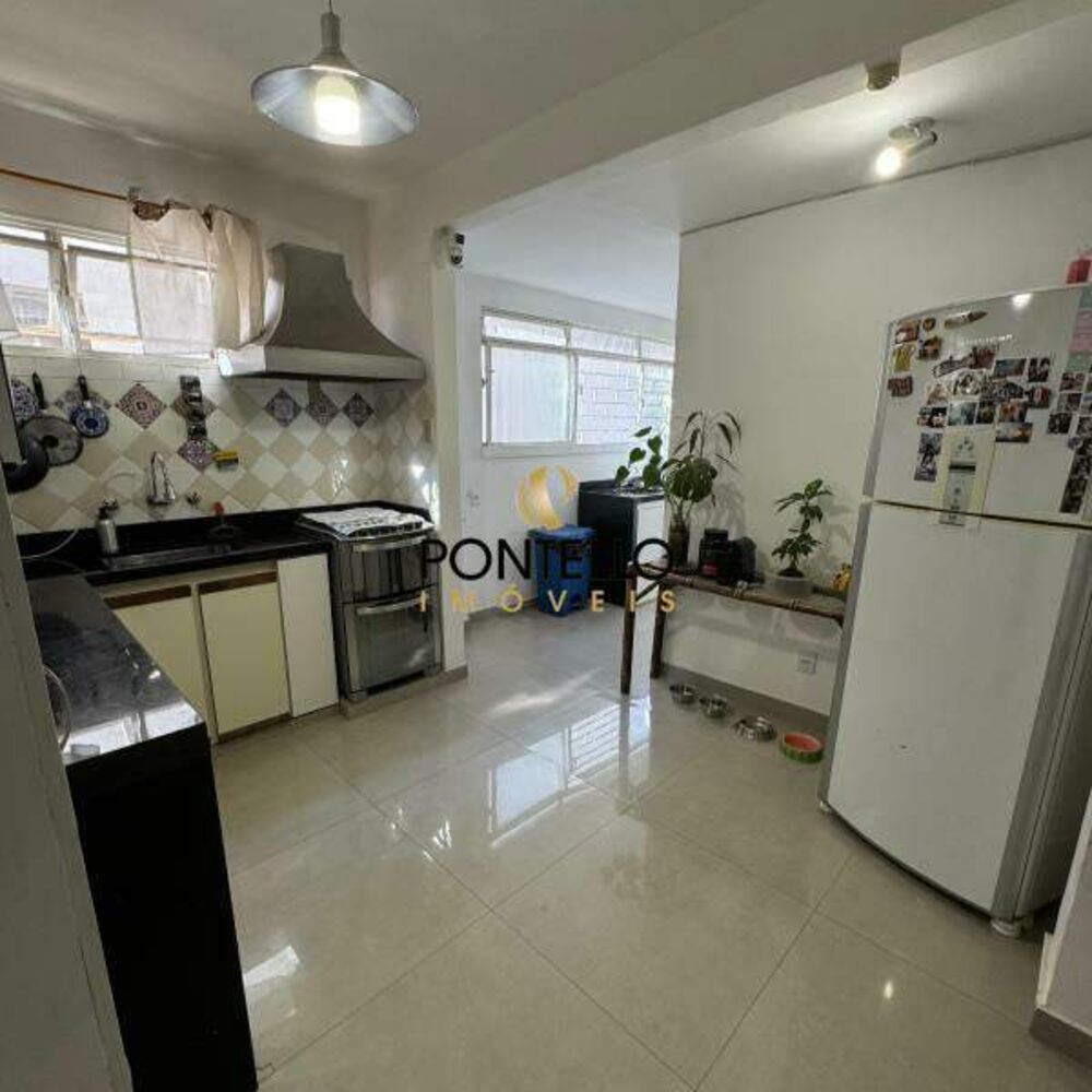 Apartamento à venda com 3 quartos, 150m² - Foto 2