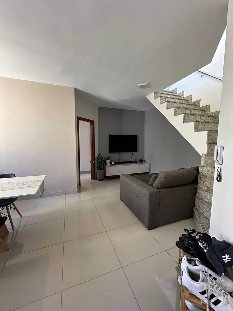 Cobertura à venda com 3 quartos, 110m² - Foto 2