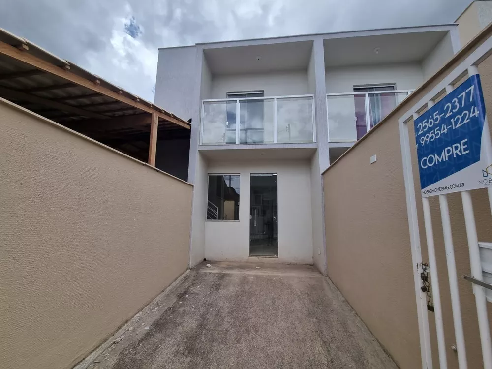 Casa à venda com 2 quartos, 65m² - Foto 1