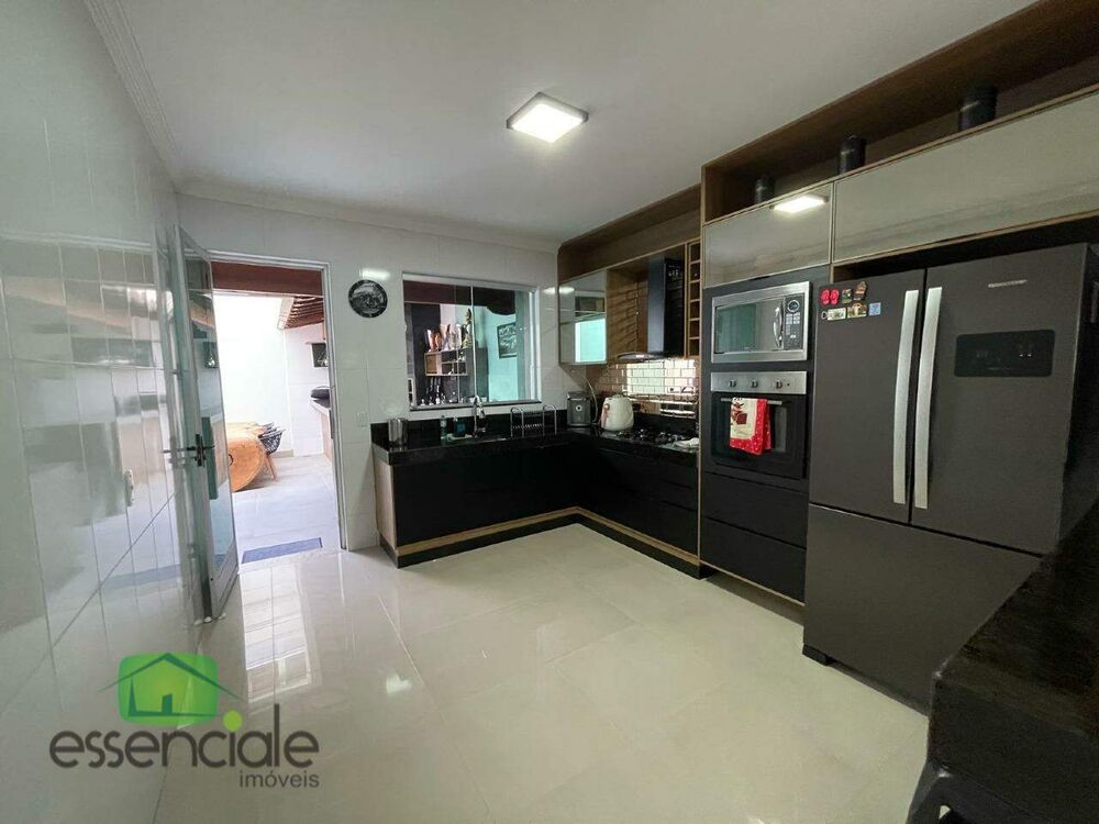 Casa à venda com 3 quartos, 150m² - Foto 4