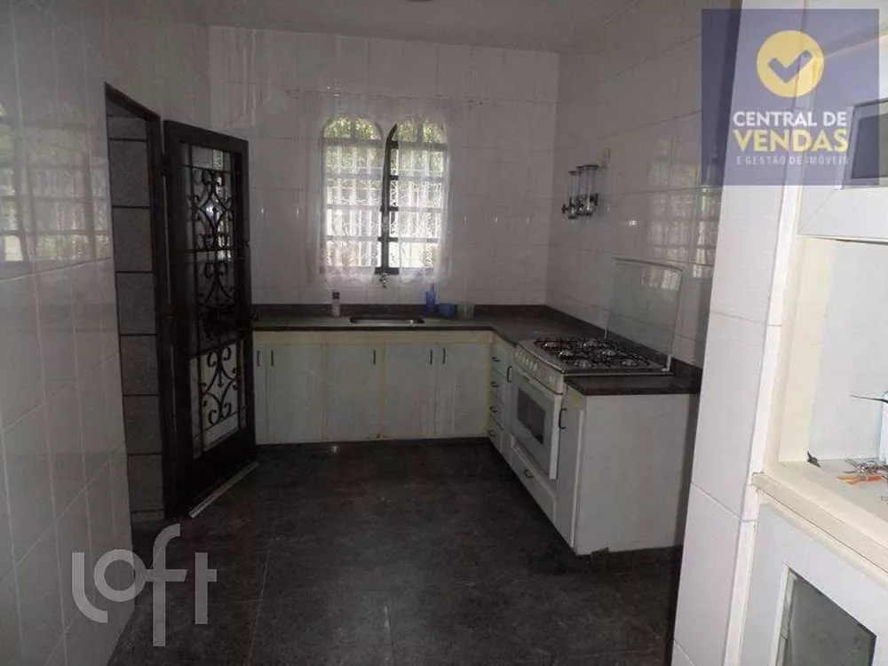 Casa à venda com 6 quartos, 360m² - Foto 3