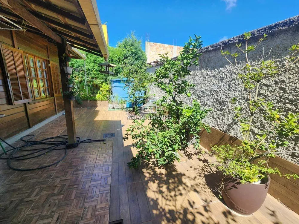 Casa de Condomínio à venda com 5 quartos, 240m² - Foto 8