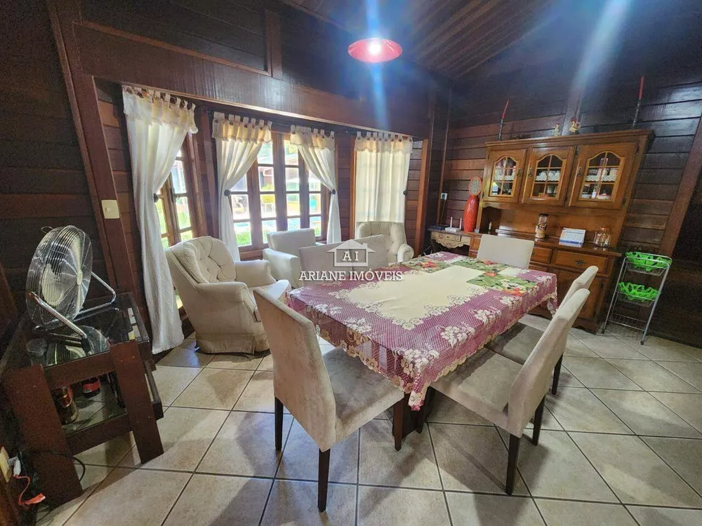 Casa de Condomínio à venda com 5 quartos, 240m² - Foto 21