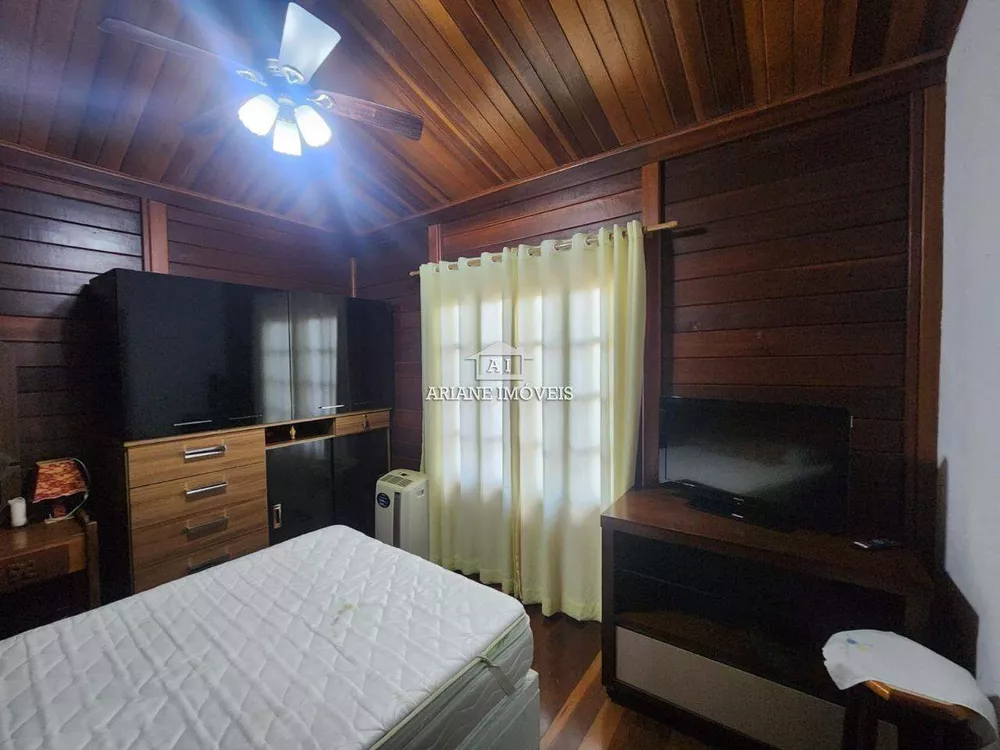 Casa de Condomínio à venda com 5 quartos, 240m² - Foto 10