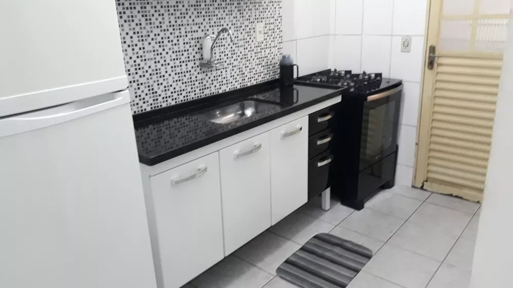 Casa à venda com 2 quartos, 50m² - Foto 4