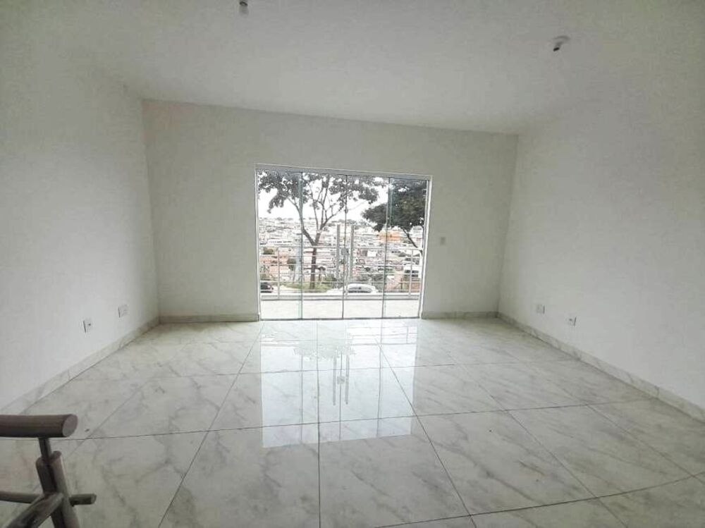 Casa à venda com 3 quartos, 150m² - Foto 2