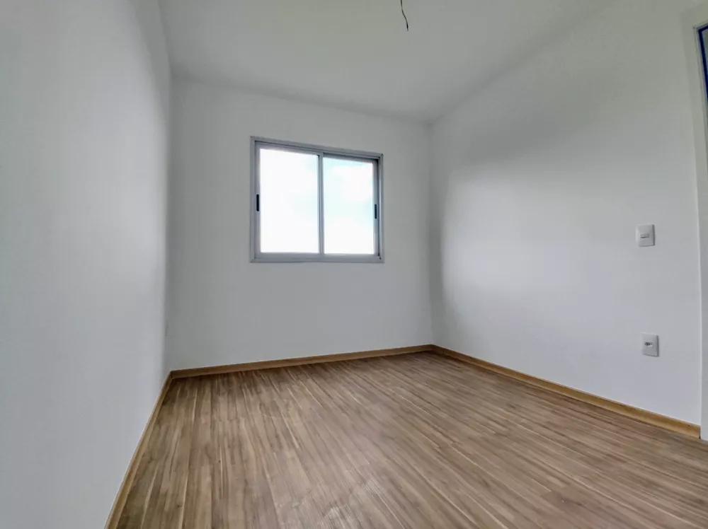 Apartamento à venda com 2 quartos, 60m² - Foto 4