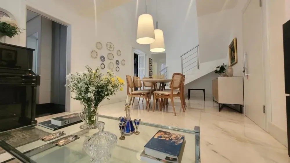 Cobertura, 3 quartos, 217 m² - Foto 1