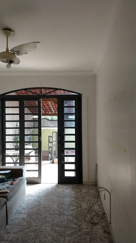 Casa, 3 quartos, 240 m² - Foto 2