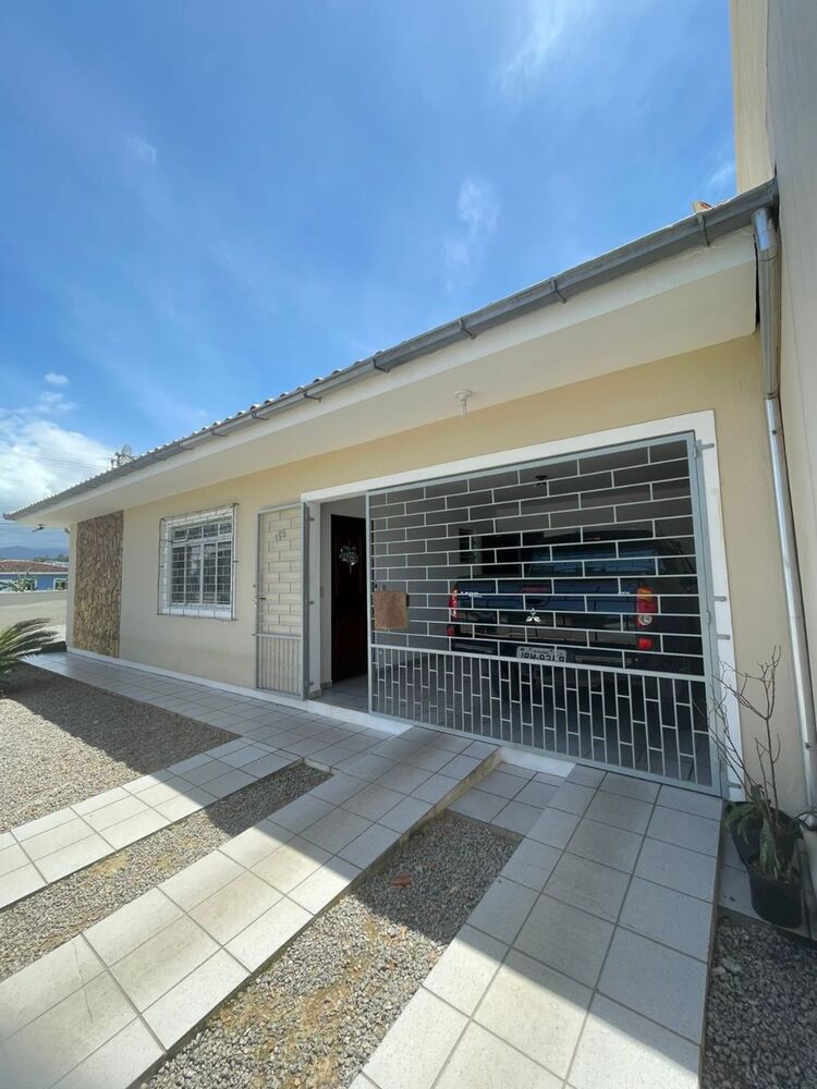 Casa à venda com 3 quartos, 160m² - Foto 1