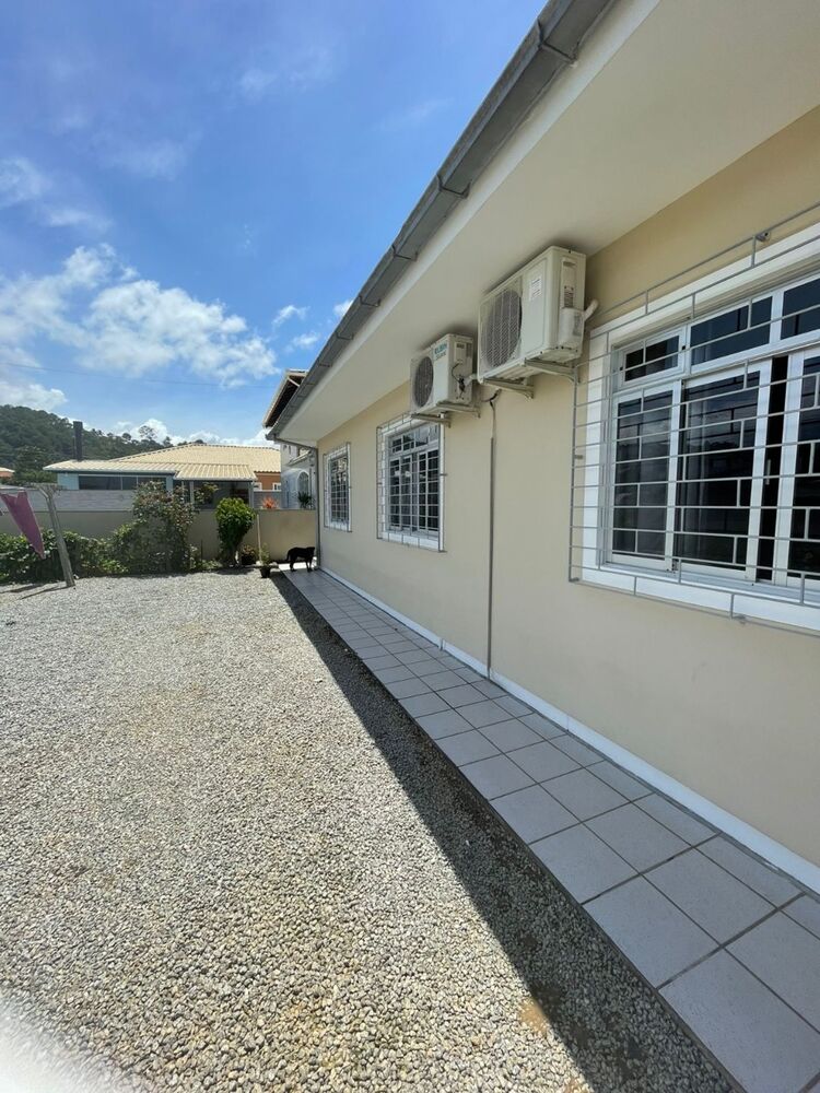 Casa à venda com 3 quartos, 160m² - Foto 2