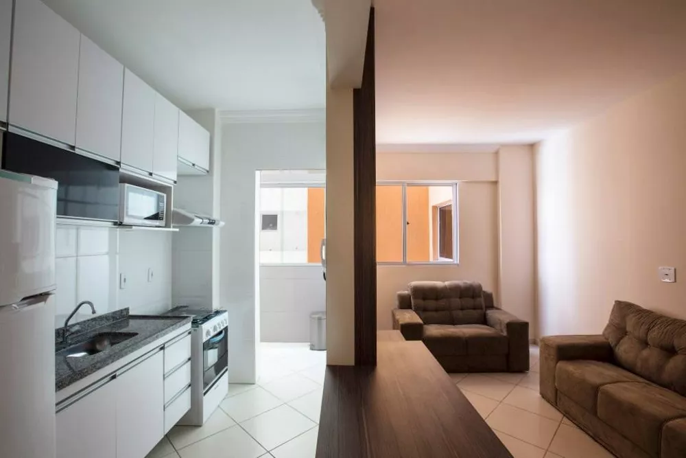 Apartamento à venda com 3 quartos, 70m² - Foto 2