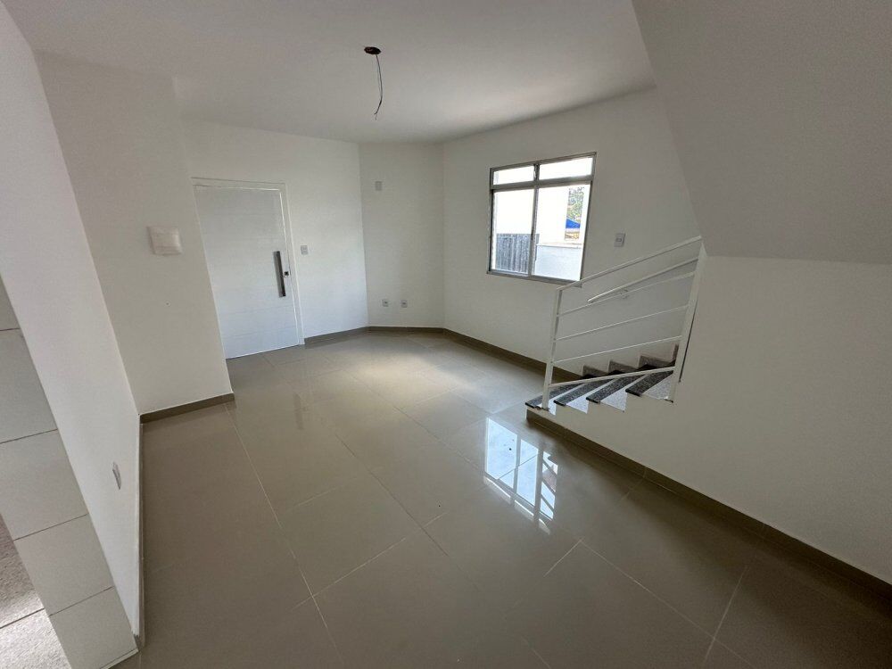 Casa à venda com 2 quartos, 140m² - Foto 3