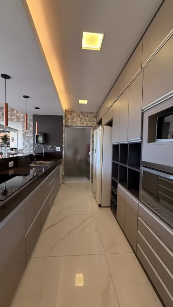 Casa, 4 quartos, 250 m² - Foto 13