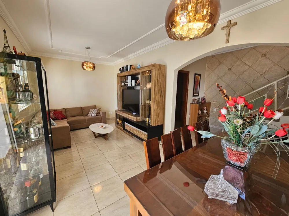 Casa, 4 quartos, 340 m² - Foto 2
