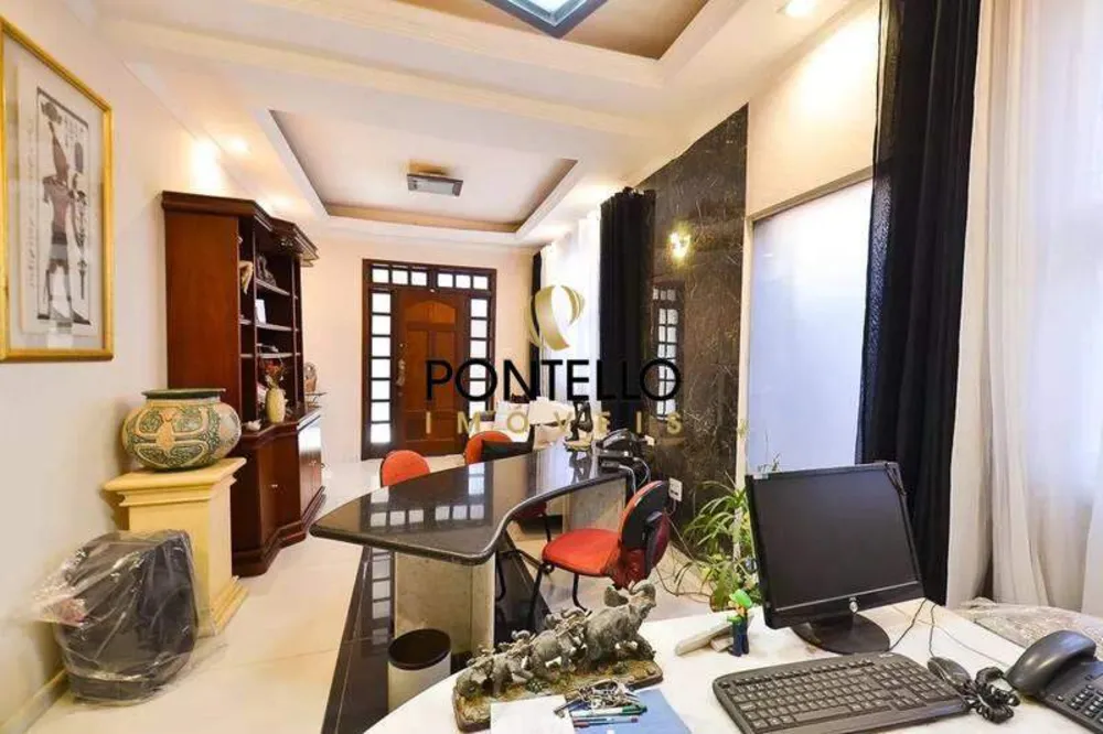 Casa, 6 quartos, 239 m² - Foto 1
